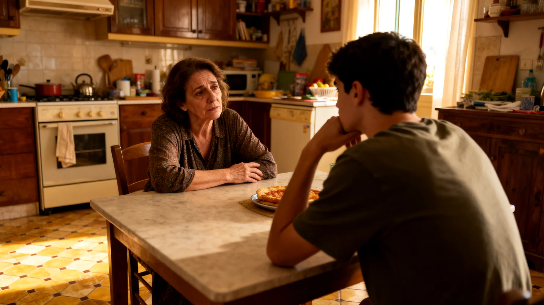 Una mamma si trova a dover gestire la scarsa motivazione allo studio del figlio giovane adulto, che sembra aver perso completamente interesse per il percorso universitario intrapreso, trascorrendo le giornate senza un obiettivo chiaro e rimandando continuamente gli esami."